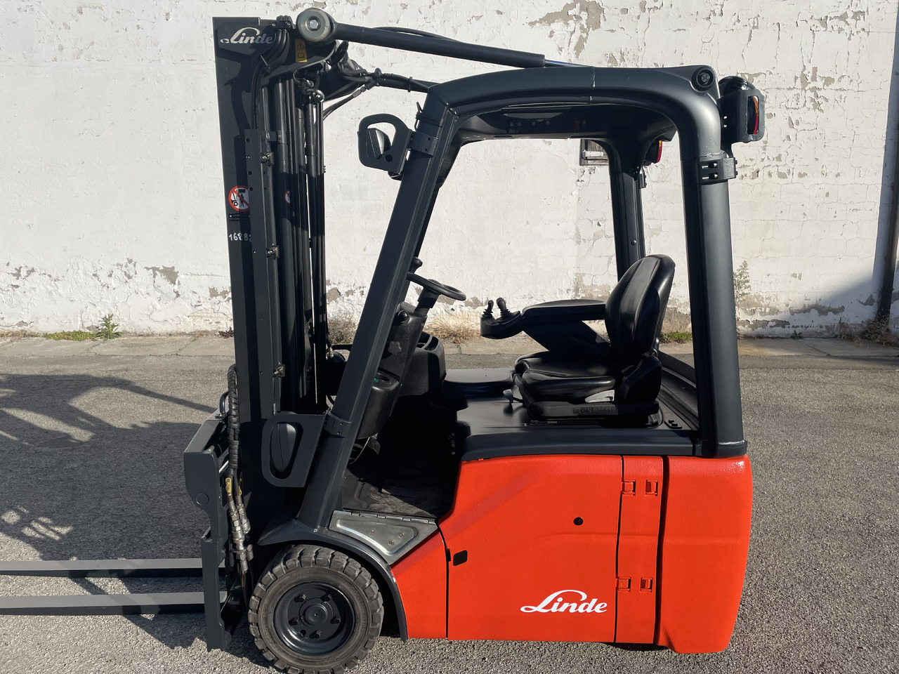 LINDE E 16 C-01 (batt. 2017) - Электропогрузчик: фото 2 LINDE E 16 C-01 (batt. 2017) - Электропогрузчик: фото 2