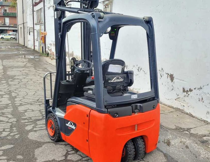 Linde E 15-02/386 (2500 ore) - Электропогрузчик: фото 2 Linde E 15-02/386 (2500 ore) - Электропогрузчик: фото 2