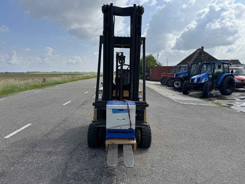 Hyster E2.50XL - Электропогрузчик: фото 2 Hyster E2.50XL - Электропогрузчик: фото 2