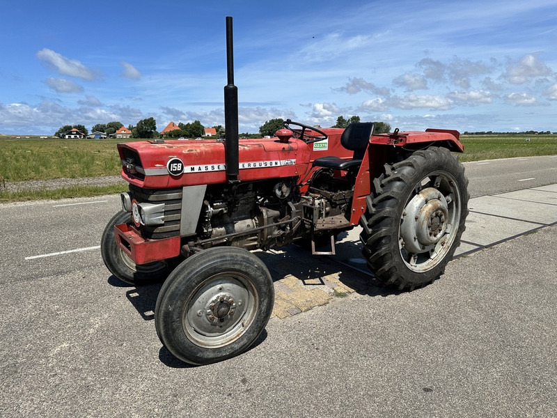 Massey Ferguson 158 - Трактор: фото 1 Massey Ferguson 158 - Трактор: фото 1