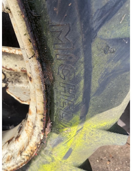 Michelin 9.5 R36 - Шина: фото 3 Michelin 9.5 R36 - Шина: фото 3