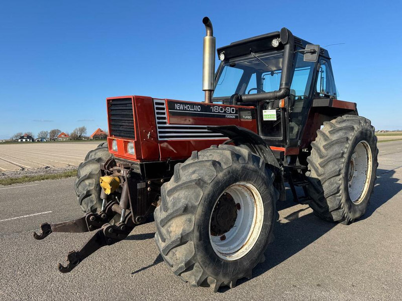 New Holland 180-90 DT - Трактор: фото 1 New Holland 180-90 DT - Трактор: фото 1