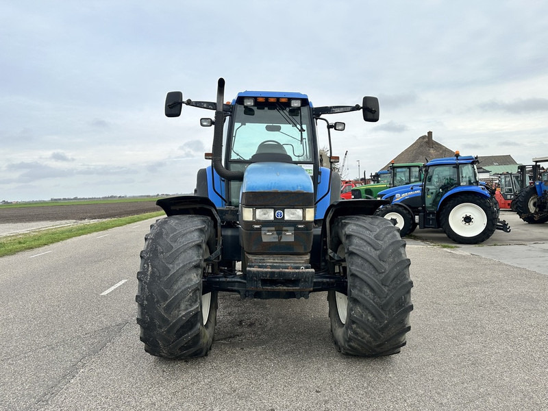 New Holland TM 135 - Трактор: фото 2 New Holland TM 135 - Трактор: фото 2