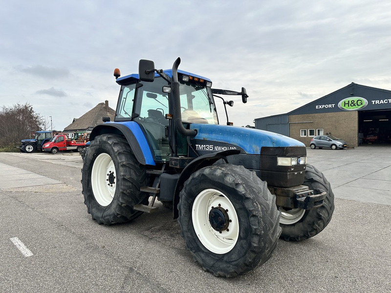 New Holland TM 135 - Трактор: фото 3 New Holland TM 135 - Трактор: фото 3
