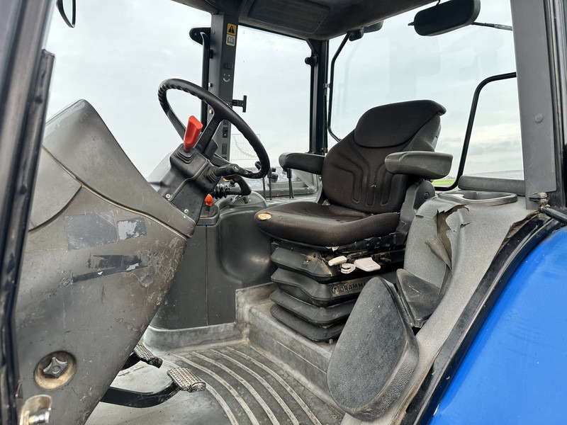 New Holland TM 135 - Трактор: фото 4 New Holland TM 135 - Трактор: фото 4