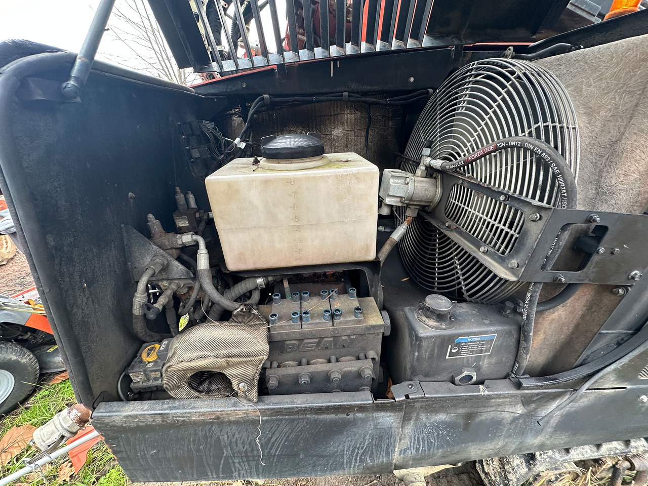 Ditch Witch JT3020 - Техника для горизонтального бурения: фото 5 Ditch Witch JT3020 - Техника для горизонтального бурения: фото 5