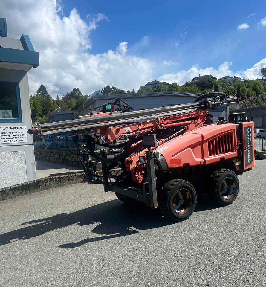 Sandvik Commando DC125R - Буровая машина: фото 1 Sandvik Commando DC125R - Буровая машина: фото 1