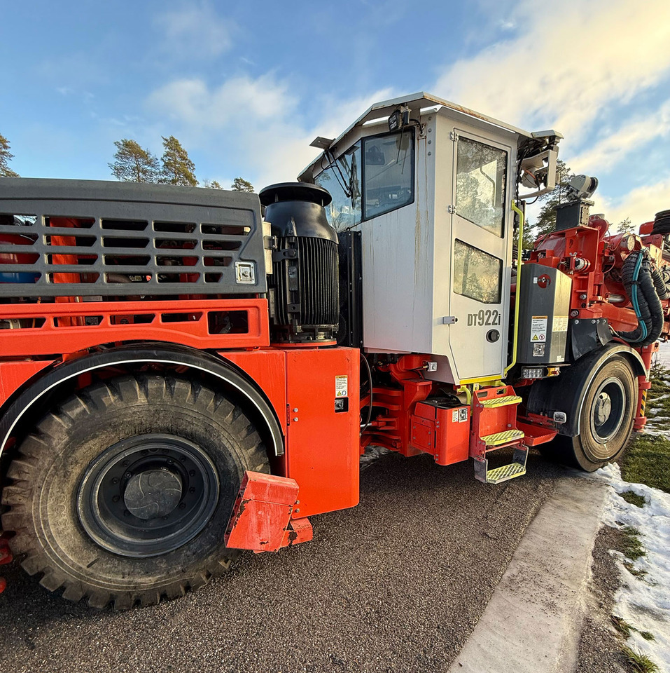 Sandvik DT922I - Буровая машина: фото 3 Sandvik DT922I - Буровая машина: фото 3