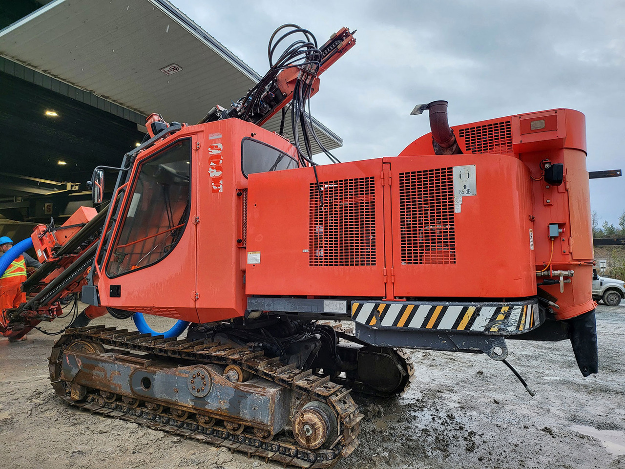 Sandvik DX800 - Буровая машина: фото 1 Sandvik DX800 - Буровая машина: фото 1