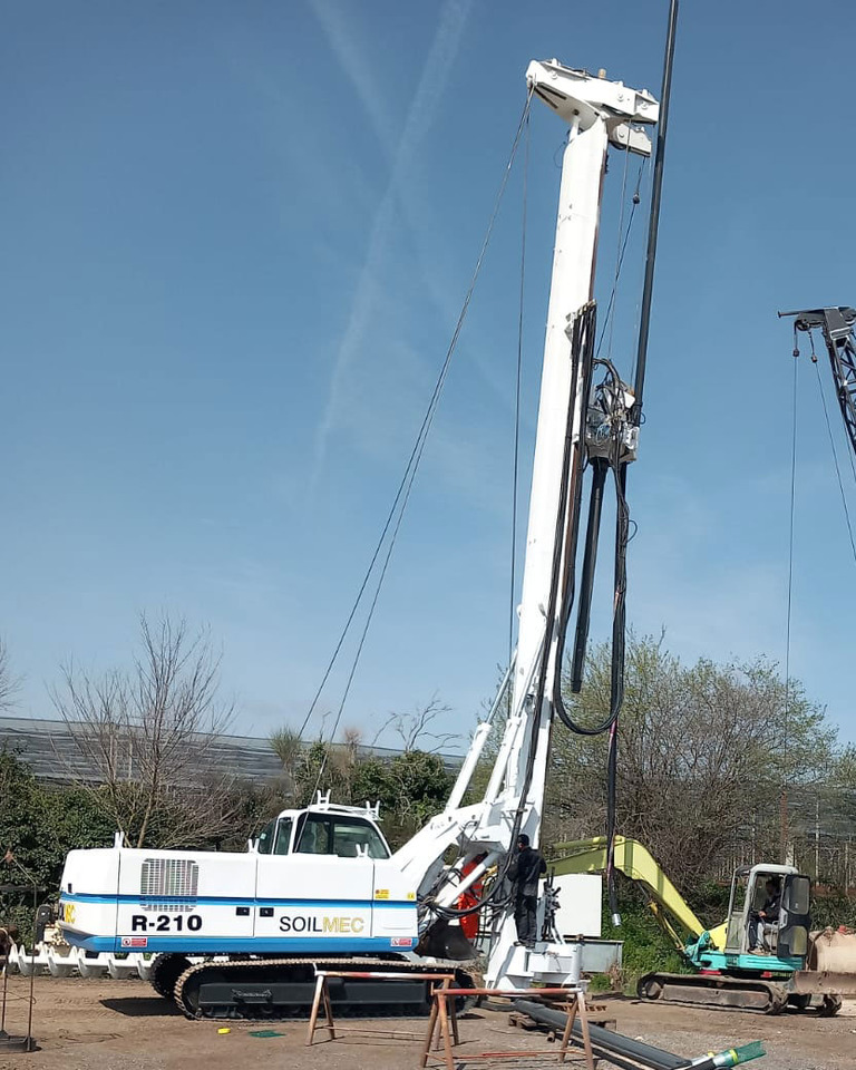 Soilmec R-210 - Сваебойная установка: фото 1 Soilmec R-210 - Сваебойная установка: фото 1