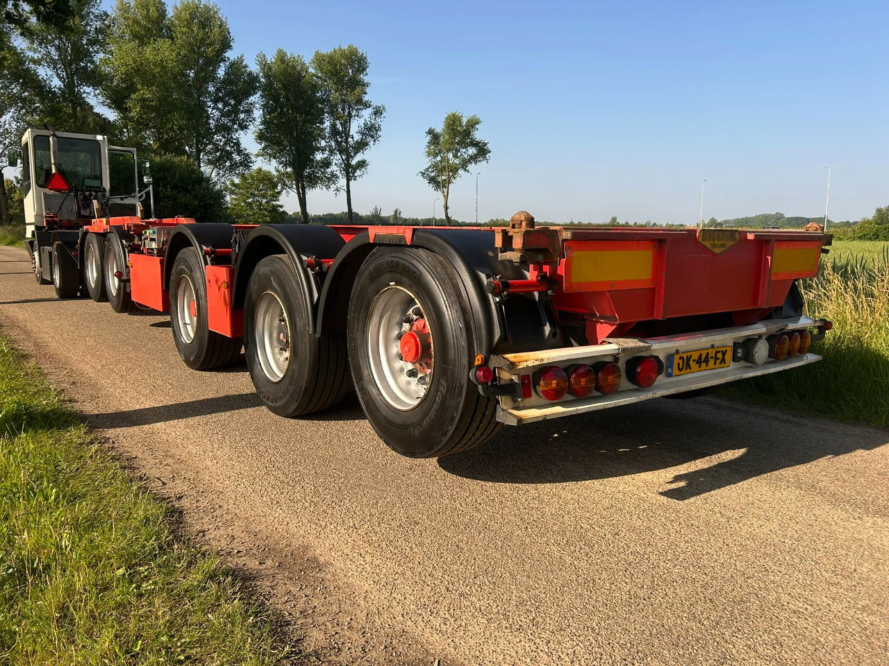 Broshuis 2-Connect-5Akcc / 3 x Steering axle / 4 x Lifting axle / tyres 80 / 3 x - Полуприцеп-контейнеровоз/ Сменный кузов: фото 3 Broshuis 2-Connect-5Akcc / 3 x Steering axle / 4 x Lifting axle / tyres 80 / 3 x - Полуприцеп-контейнеровоз/ Сменный кузов: фото 3