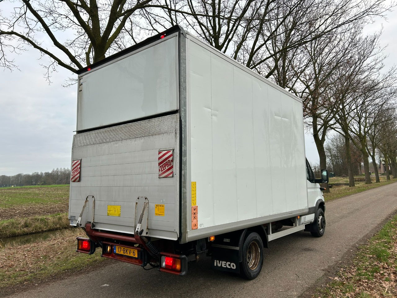 Iveco Daily 65 65 C 15 / laadklep 750 kg / apk 7-2026 / only 82068 km / bak H 237 B 226 L 417 - Грузовик с закрытым кузовом: фото 3 Iveco Daily 65 65 C 15 / laadklep 750 kg / apk 7-2026 / only 82068 km / bak H 237 B 226 L 417 - Грузовик с закрытым кузовом: фото 3