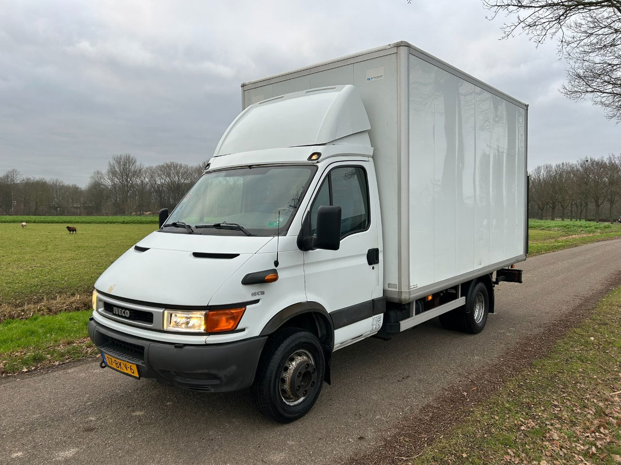 Iveco Daily 65 65 C 15 / laadklep 750 kg / apk 7-2026 / only 82068 km / bak H 237 B 226 L 417 - Грузовик с закрытым кузовом: фото 1 Iveco Daily 65 65 C 15 / laadklep 750 kg / apk 7-2026 / only 82068 km / bak H 237 B 226 L 417 - Грузовик с закрытым кузовом: фото 1