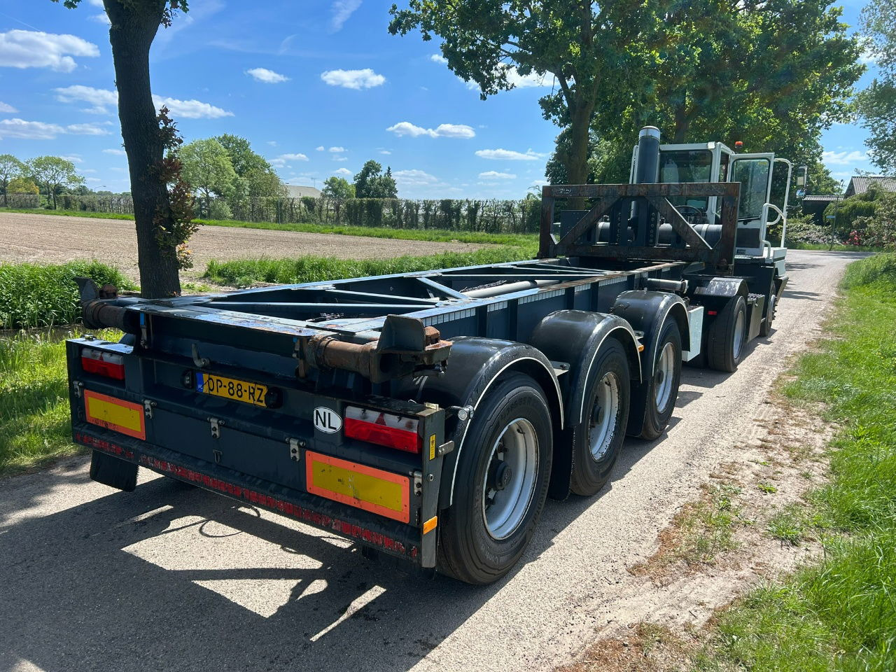 Van Hool 20 ft tipping / elect. 24 v / Tuf 3-2026 / Tyres 70 / Only 49500 km / t - Полуприцеп-контейнеровоз/ Сменный кузов: фото 2 Van Hool 20 ft tipping / elect. 24 v / Tuf 3-2026 / Tyres 70 / Only 49500 km / t - Полуприцеп-контейнеровоз/ Сменный кузов: фото 2