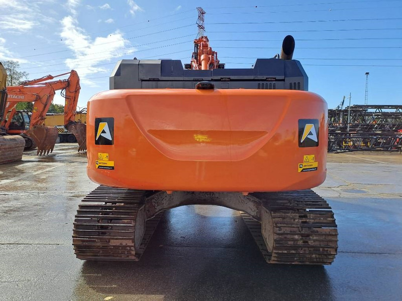 Hitachi ZX300LC-6 - Гусеничный экскаватор: фото 3 Hitachi ZX300LC-6 - Гусеничный экскаватор: фото 3