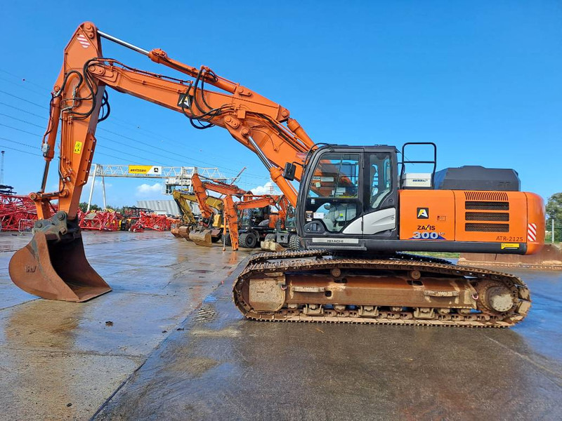 Hitachi ZX300LC-6 - Гусеничный экскаватор: фото 1 Hitachi ZX300LC-6 - Гусеничный экскаватор: фото 1