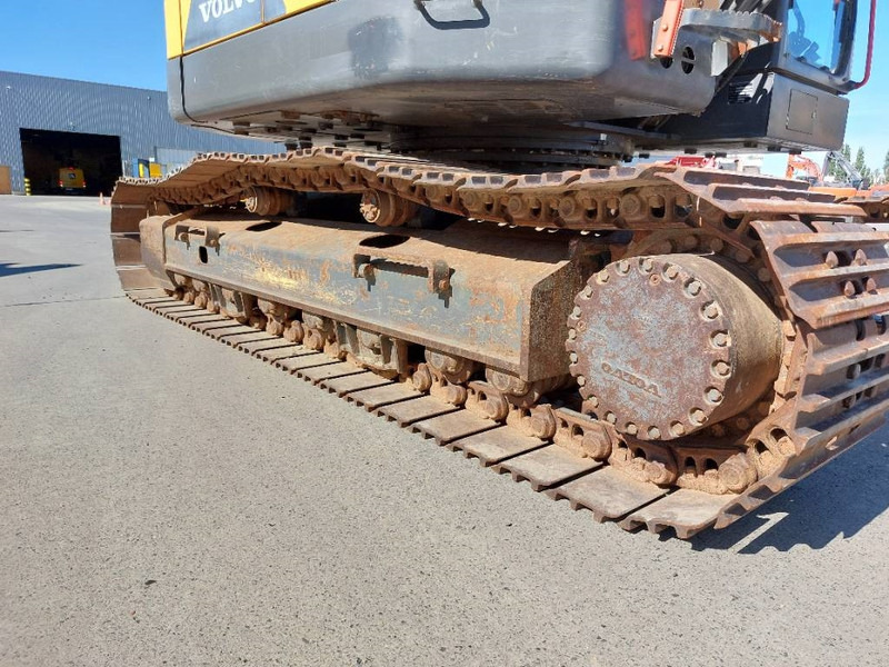 Гусеничный экскаватор Volvo ECR 235 EL: фото 13