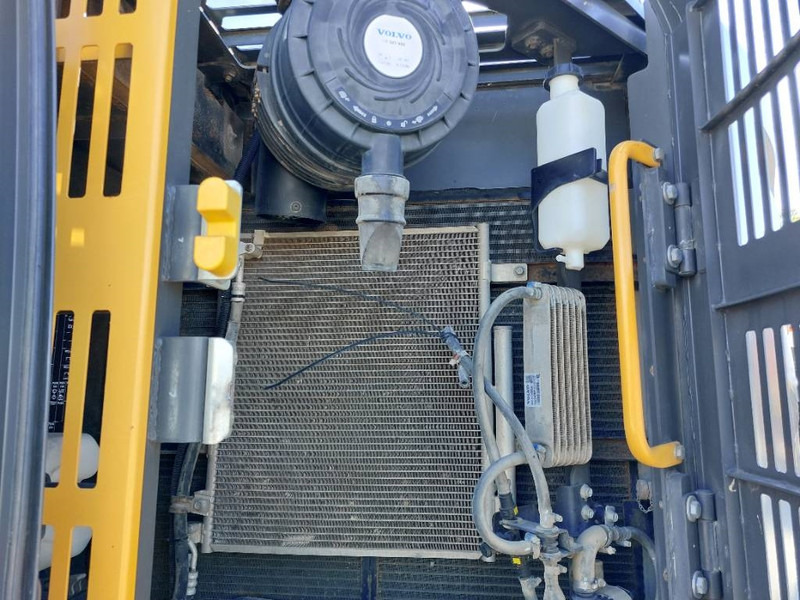 Гусеничный экскаватор Volvo ECR 235 EL: фото 19