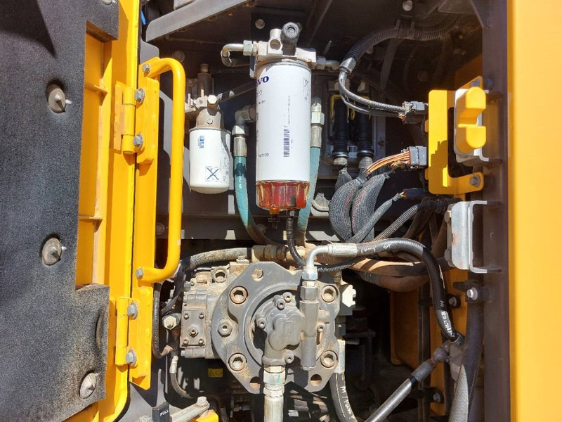 Гусеничный экскаватор Volvo ECR 235 EL: фото 18