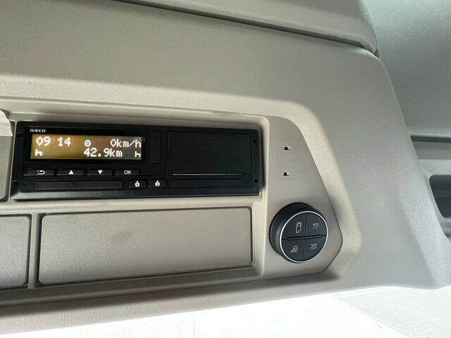 IVECO S-Way AS440S49T/P - AF4T COMFORT+AERO+ LED+NAVI... - Тягач: фото 5 IVECO S-Way AS440S49T/P - AF4T COMFORT+AERO+ LED+NAVI... - Тягач: фото 5