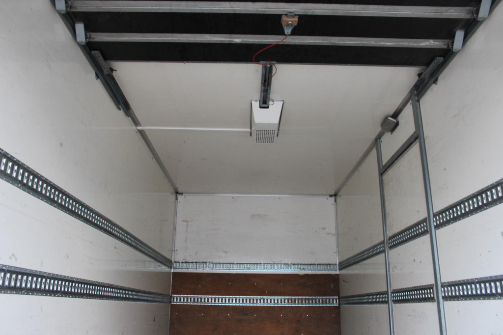 Mercedes-Benz Atego 916 Koffer LDW LBW NUR 98.597 km - Фургон: фото 3 Mercedes-Benz Atego 916 Koffer LDW LBW NUR 98.597 km - Фургон: фото 3