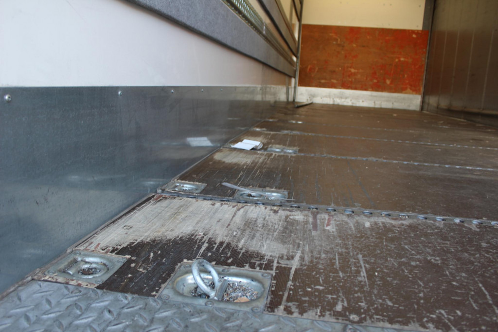 MAN TGM 18.290 Plane-Koffer 7,5 m Klima 499TKm - Грузовик с закрытым кузовом: фото 3 MAN TGM 18.290 Plane-Koffer 7,5 m Klima 499TKm - Грузовик с закрытым кузовом: фото 3