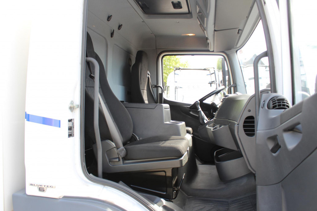 Mercedes-Benz Atego 1221 E6 Koffer Klima LDW Schalter LBW - Грузовик с закрытым кузовом: фото 4 Mercedes-Benz Atego 1221 E6 Koffer Klima LDW Schalter LBW - Грузовик с закрытым кузовом: фото 4
