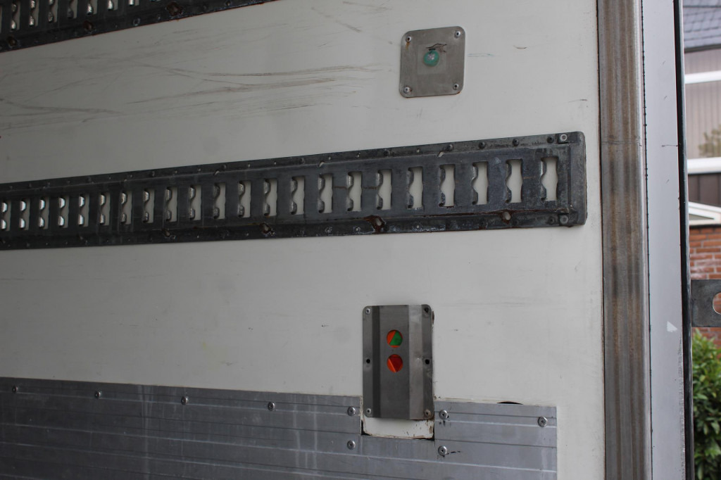 Mercedes-Benz Axor 1824 E5  Carrier Supra  Türen+LBW  Strom - Рефрижератор: фото 4 Mercedes-Benz Axor 1824 E5  Carrier Supra  Türen+LBW  Strom - Рефрижератор: фото 4