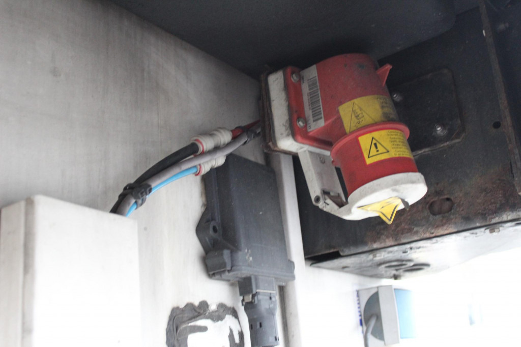 SCHMITZ Carrier Maxima 1300 Rolltor Strom Aluboden - Полуприцеп-рефрижератор: фото 5 SCHMITZ Carrier Maxima 1300 Rolltor Strom Aluboden - Полуприцеп-рефрижератор: фото 5