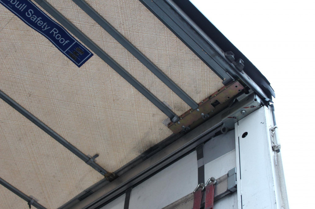 SCHMITZ Standard Plane Bordwand Edscha SAF Pal-kasten - Тентованный полуприцеп: фото 2 SCHMITZ Standard Plane Bordwand Edscha SAF Pal-kasten - Тентованный полуприцеп: фото 2