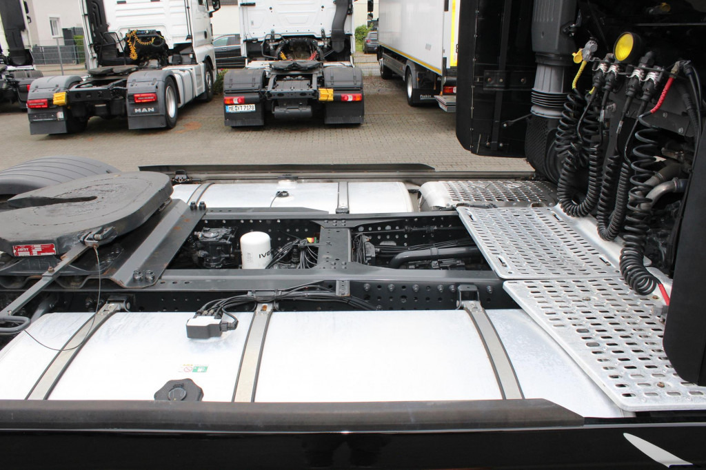Iveco S-Way 480 Retarder Standklima 2Tanks Navi LED - Тягач: фото 2 Iveco S-Way 480 Retarder Standklima 2Tanks Navi LED - Тягач: фото 2