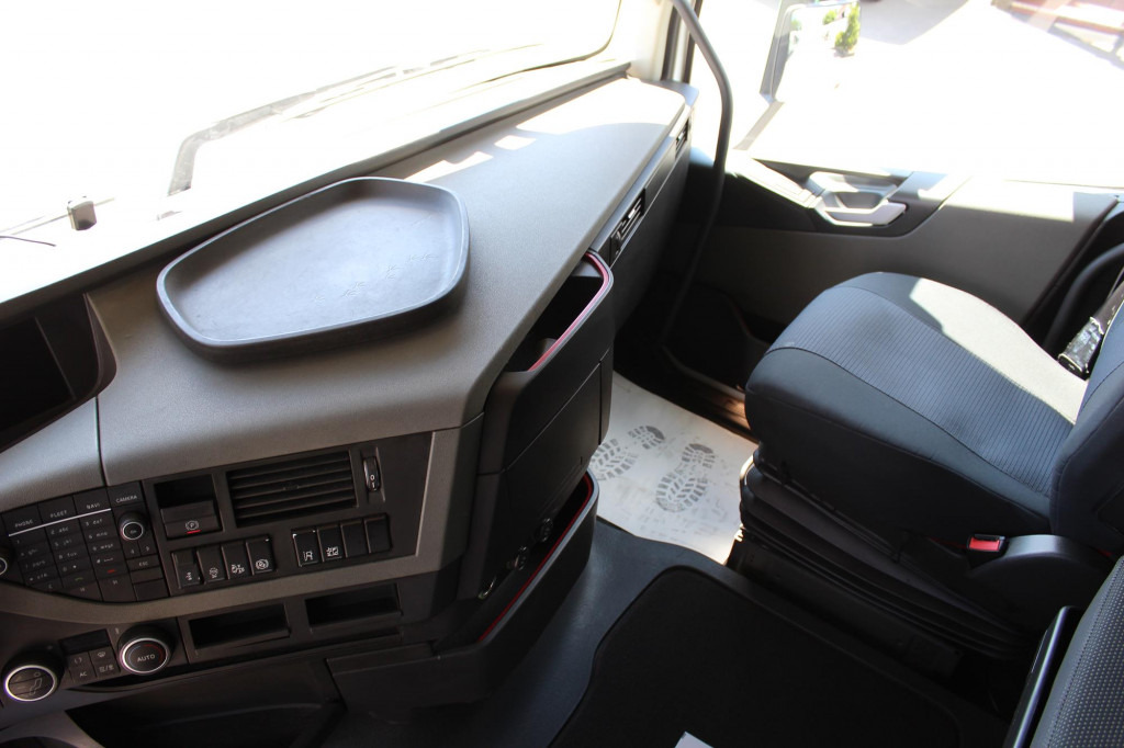 Volvo FH 460 E6 Globetrotter 2 Tanks i-Park Cool - Тягач: фото 5 Volvo FH 460 E6 Globetrotter 2 Tanks i-Park Cool - Тягач: фото 5