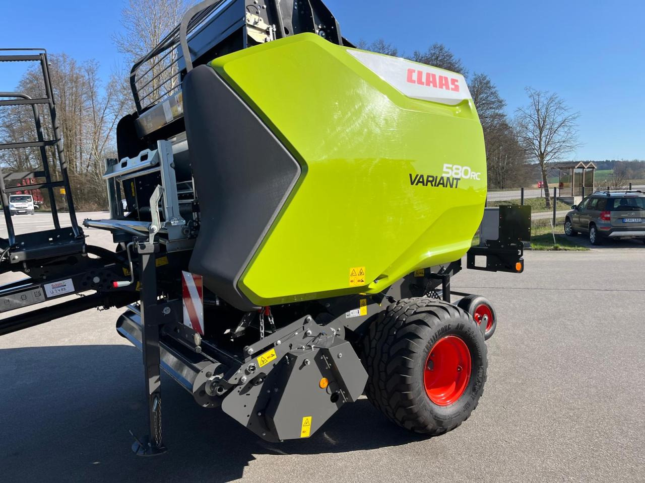 CLAAS Variant 580 RC PRO, neuwertige Rundballenpresse, Baujahr 2023, erst 39 Betriebsstunden !!! - Пресс-подборщик рулонный: фото 2 CLAAS Variant 580 RC PRO, neuwertige Rundballenpresse, Baujahr 2023, erst 39 Betriebsstunden !!! - Пресс-подборщик рулонный: фото 2