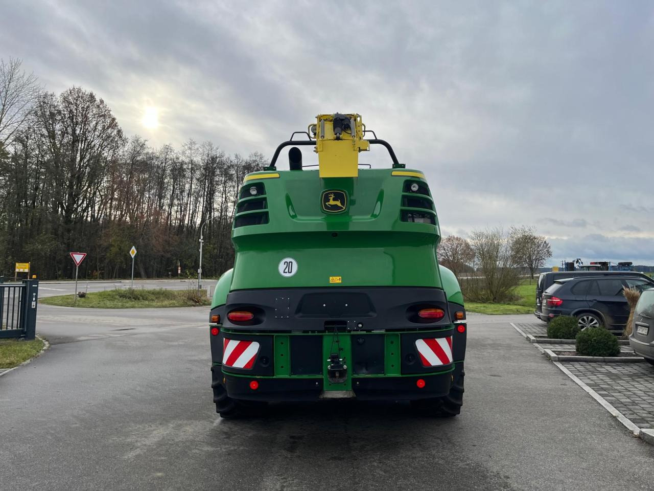 John Deere 8300i Feldhäcksler, Harvestlap, Pickup, Kemper, erst 910 Betriebsstunden, Baujahr 2018 - Кормоуборочный комбайн: фото 4 John Deere 8300i Feldhäcksler, Harvestlap, Pickup, Kemper, erst 910 Betriebsstunden, Baujahr 2018 - Кормоуборочный комбайн: фото 4