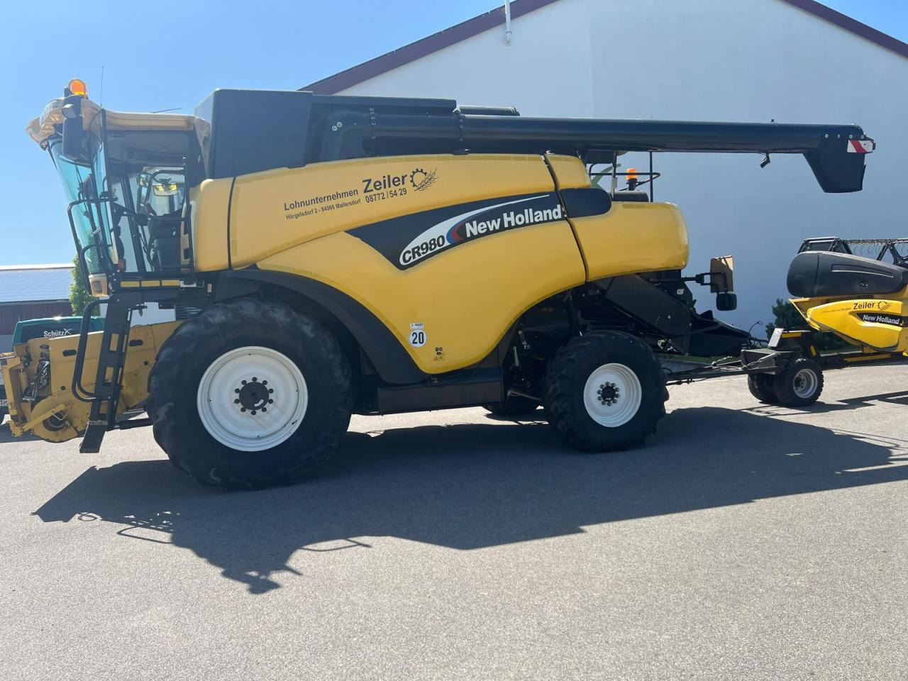 New Holland CR 980, Allrad, Maisausrüstung, Schneidwerk - Зерноуборочный комбайн: фото 2 New Holland CR 980, Allrad, Maisausrüstung, Schneidwerk - Зерноуборочный комбайн: фото 2