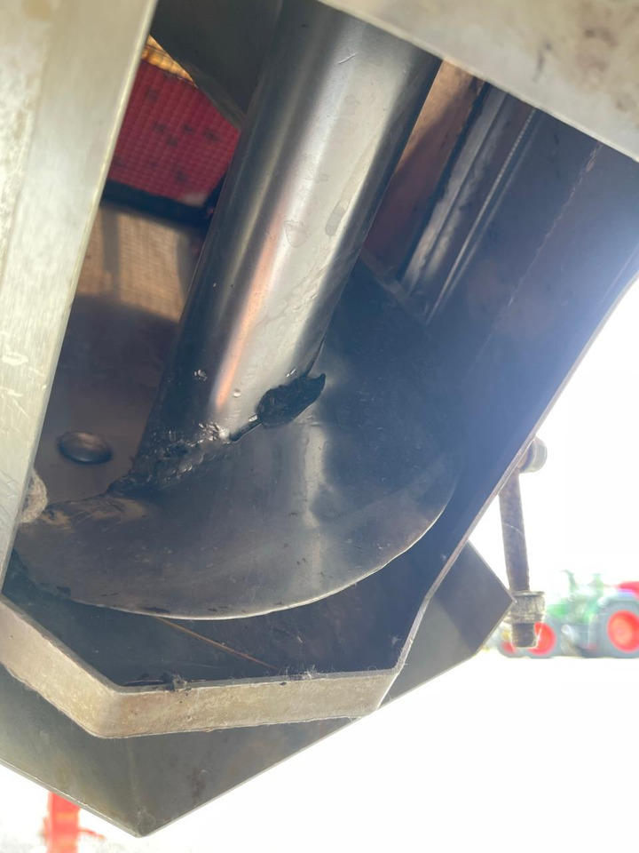 Разбрасыватель удобрений Rauch TWS 5000 Düngerwagen mit Deichsel-Lenkung mit Düngestreuer Axera H-EMC: фото 15 Разбрасыватель удобрений Rauch TWS 5000 Düngerwagen mit Deichsel-Lenkung mit Düngestreuer Axera H-EMC: фото 15