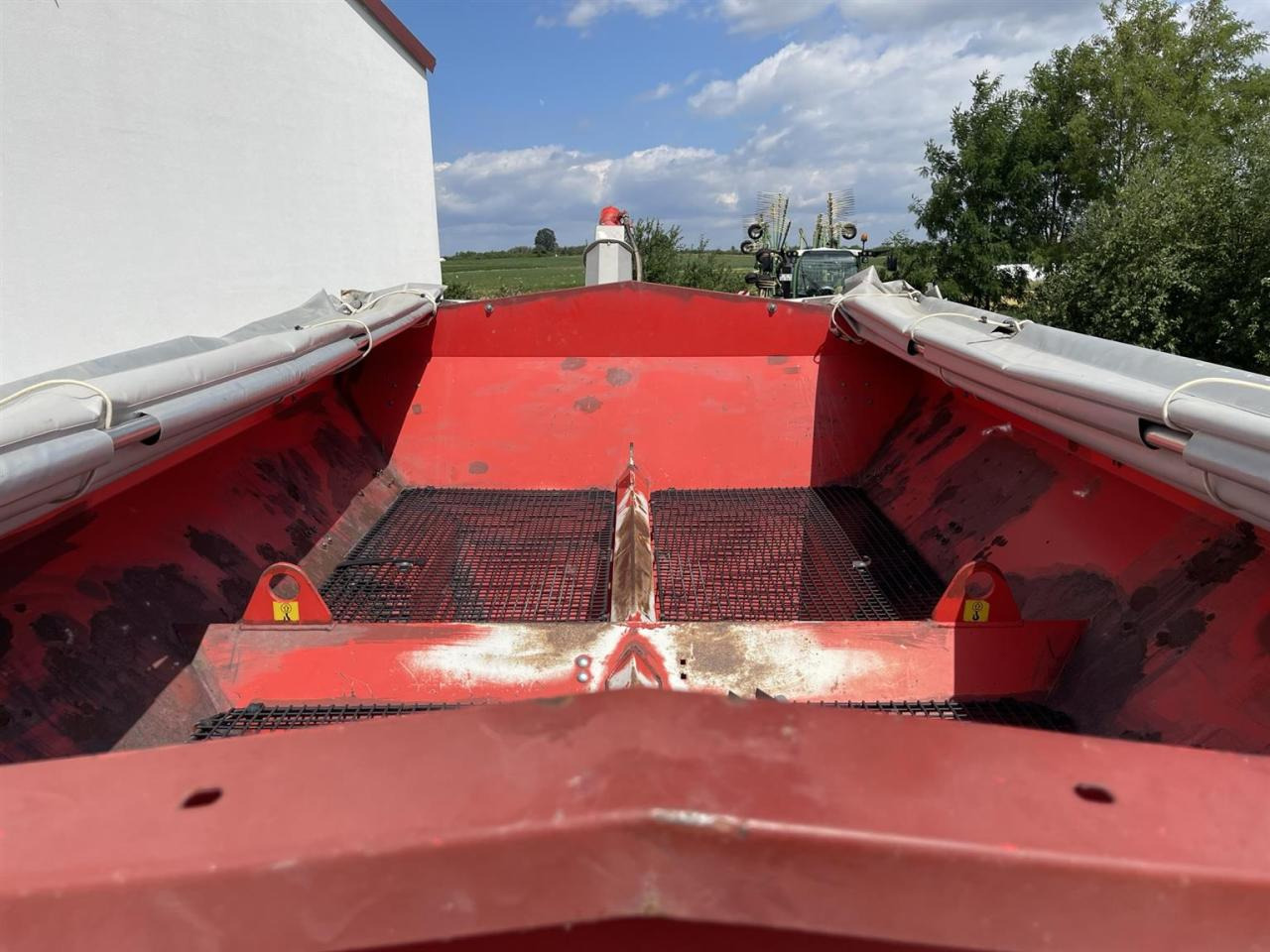 Разбрасыватель удобрений Rauch TWS 5000 Düngerwagen mit Deichsel-Lenkung mit Düngestreuer Axera H-EMC: фото 14 Разбрасыватель удобрений Rauch TWS 5000 Düngerwagen mit Deichsel-Lenkung mit Düngestreuer Axera H-EMC: фото 14