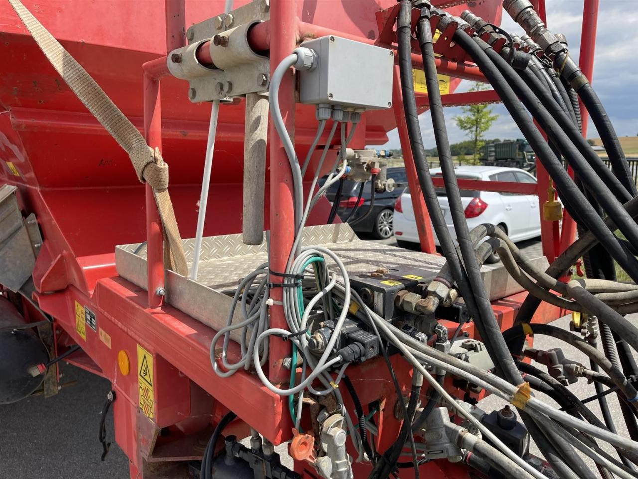 Разбрасыватель удобрений Rauch TWS 5000 Düngerwagen mit Deichsel-Lenkung mit Düngestreuer Axera H-EMC: фото 9 Разбрасыватель удобрений Rauch TWS 5000 Düngerwagen mit Deichsel-Lenkung mit Düngestreuer Axera H-EMC: фото 9