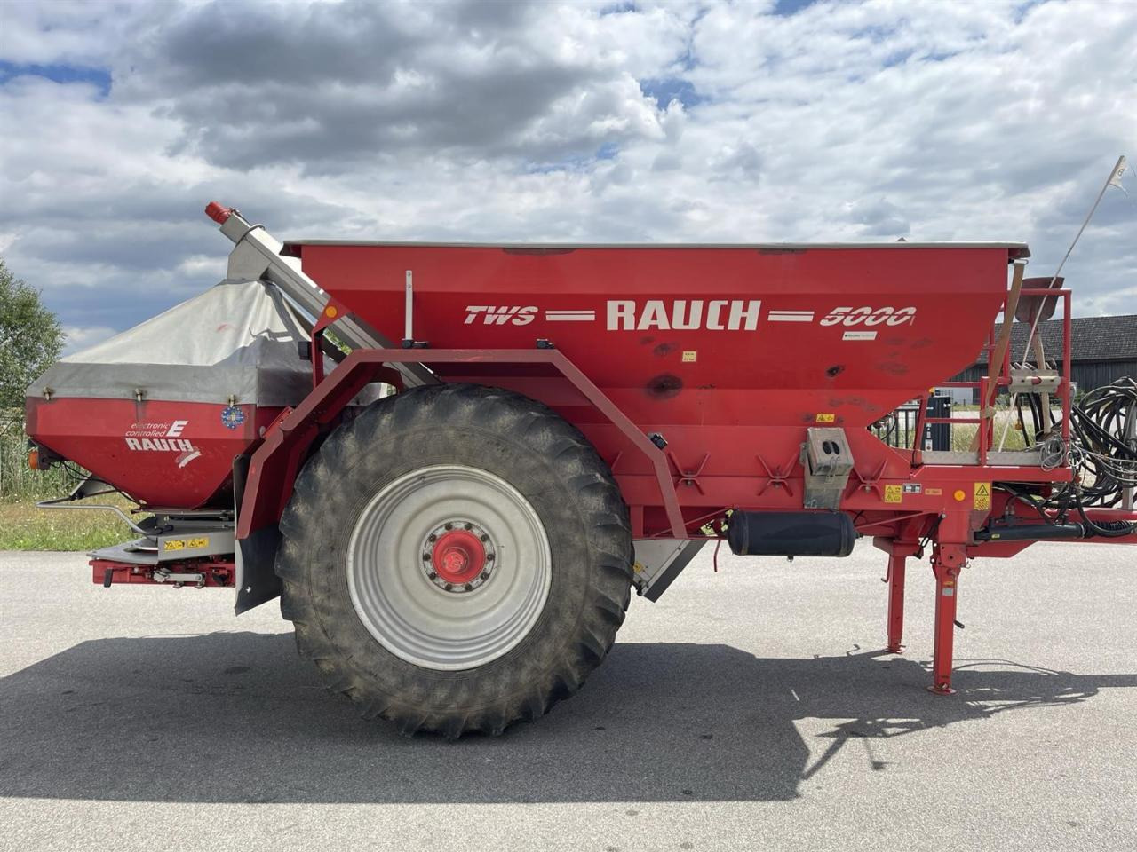 Разбрасыватель удобрений Rauch TWS 5000 Düngerwagen mit Deichsel-Lenkung mit Düngestreuer Axera H-EMC: фото 7 Разбрасыватель удобрений Rauch TWS 5000 Düngerwagen mit Deichsel-Lenkung mit Düngestreuer Axera H-EMC: фото 7