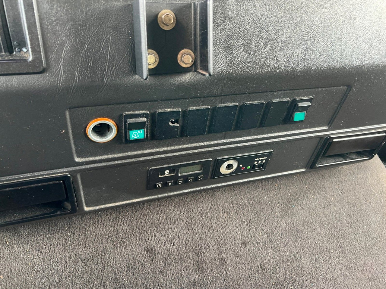 Грузовик для перевозки напитков MAN 14.272 Schwenkwand / Schadstoffmobil MAN 14.272 Schwenkwand / Schadstoffmobil: фото 13