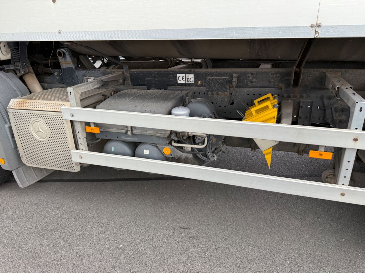 Mercedes-Benz Actros MP3 2532 6x2 Faun Rotorpress 521 - Мусоровоз: фото 5 Mercedes-Benz Actros MP3 2532 6x2 Faun Rotorpress 521 - Мусоровоз: фото 5