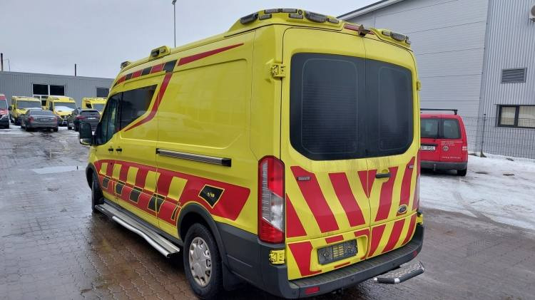 FORD TRANSIT 2,0TDI AMBULANCE KLIMA 1.2018 EURO 6, 3 UNITS - Машина скорой помощи: фото 2 FORD TRANSIT 2,0TDI AMBULANCE KLIMA 1.2018 EURO 6, 3 UNITS - Машина скорой помощи: фото 2