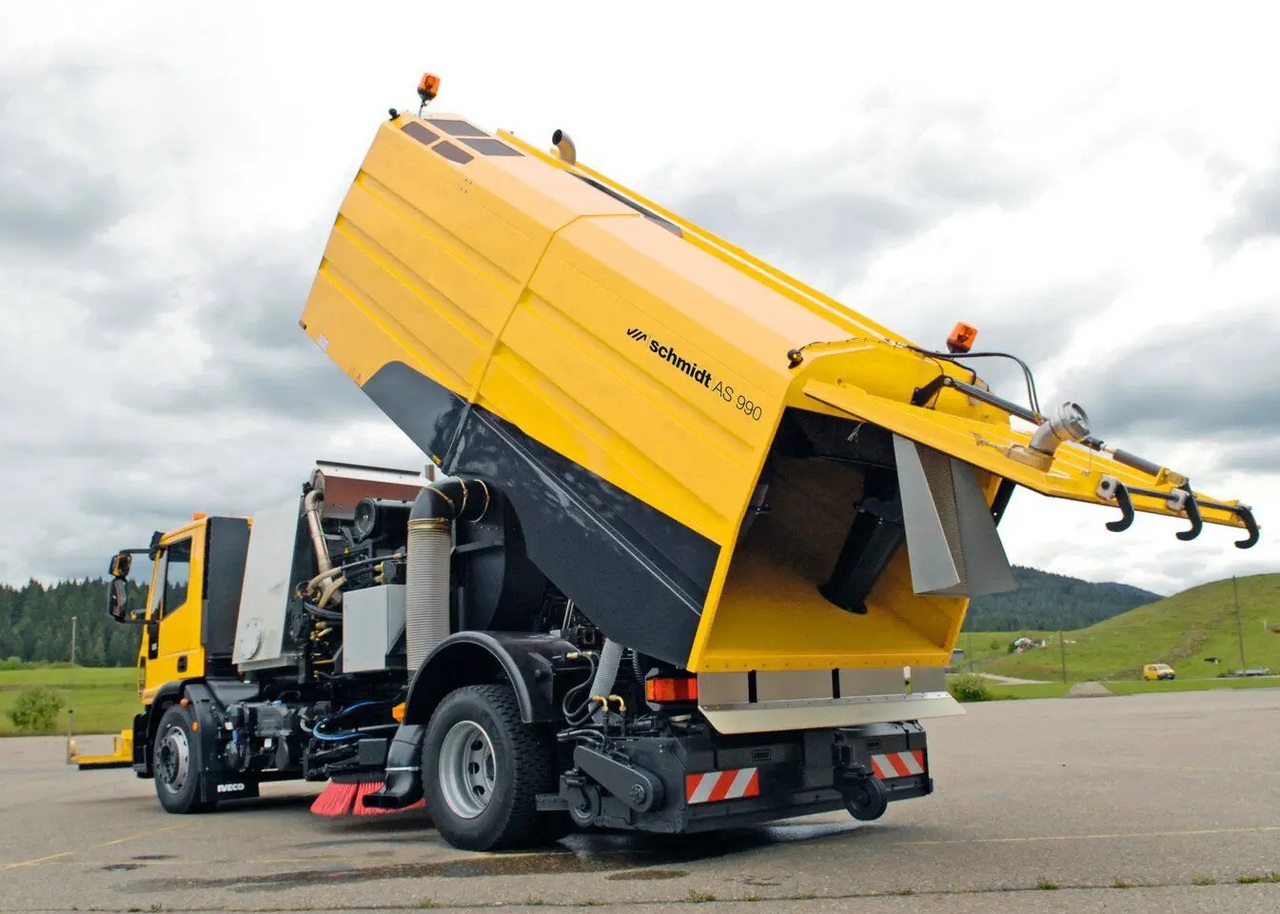 Runway Sweeper Schmidt AS990 - Подметально-уборочная машина: фото 4 Runway Sweeper Schmidt AS990 - Подметально-уборочная машина: фото 4
