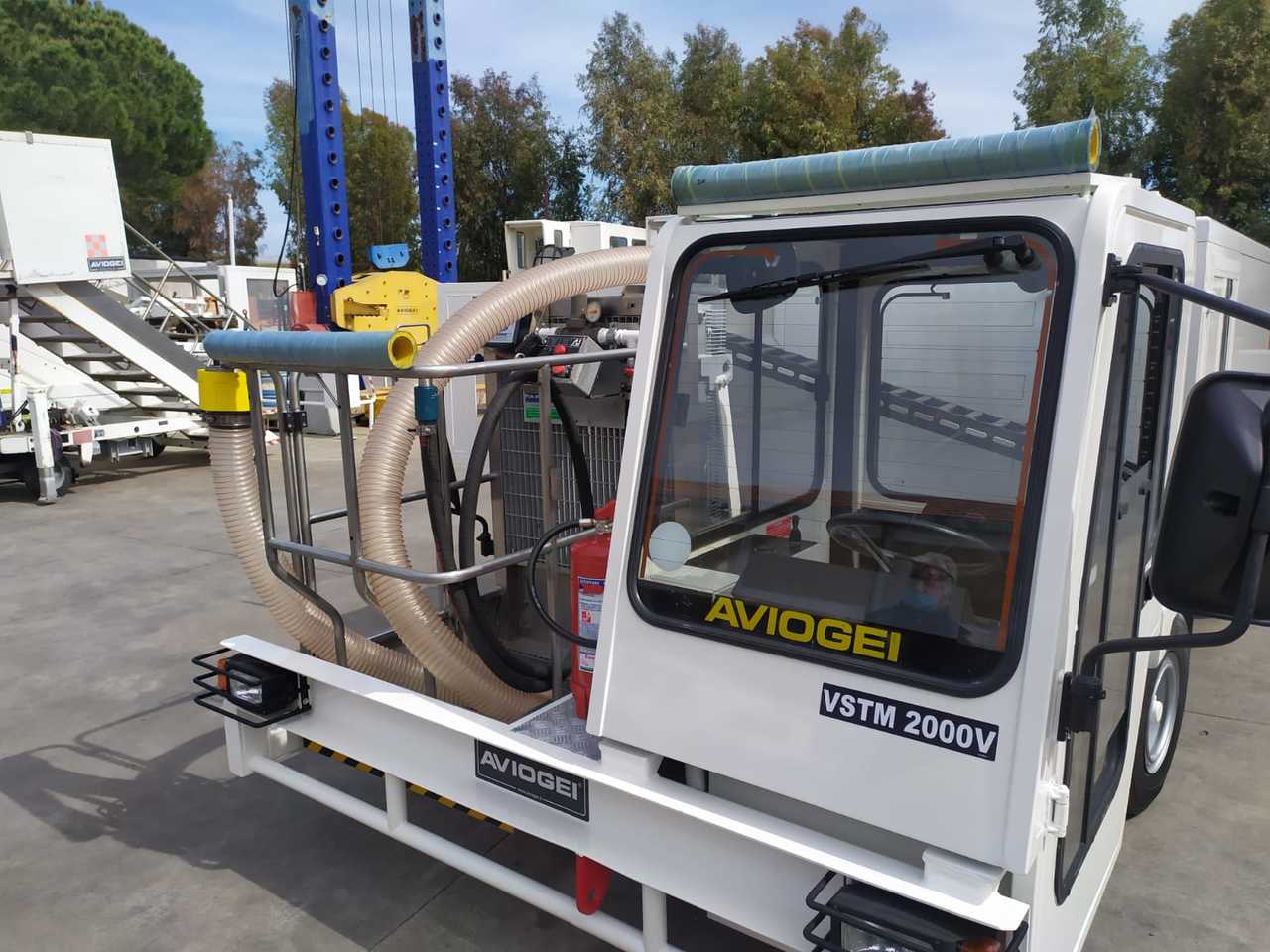 Машина для обслуживания туалетных отсеков Toilet Truck Aviogei VSTM: фото 8