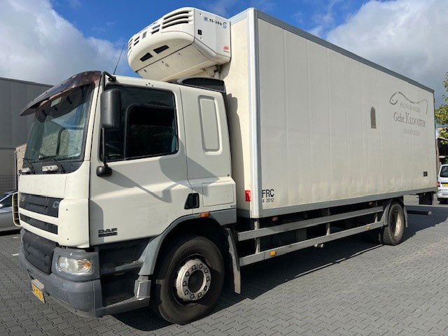 DAF CF 65.250 FA65.250 CF Manuel - Рефрижератор: фото 1 DAF CF 65.250 FA65.250 CF Manuel - Рефрижератор: фото 1