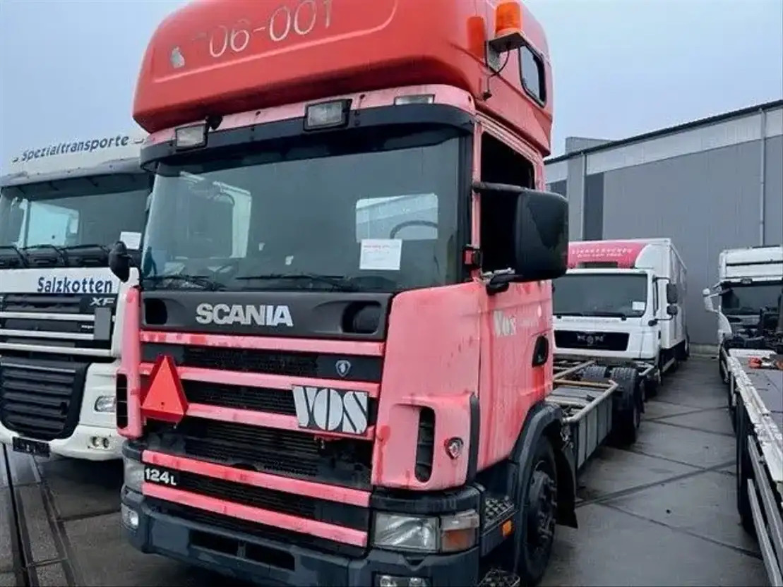 Scania R124-360 .360 6x2 - Грузовик-шасси: фото 1 Scania R124-360 .360 6x2 - Грузовик-шасси: фото 1