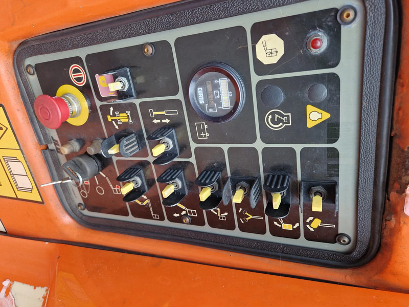 Коленчатый подъемник JLG E400AJPN: фото 11