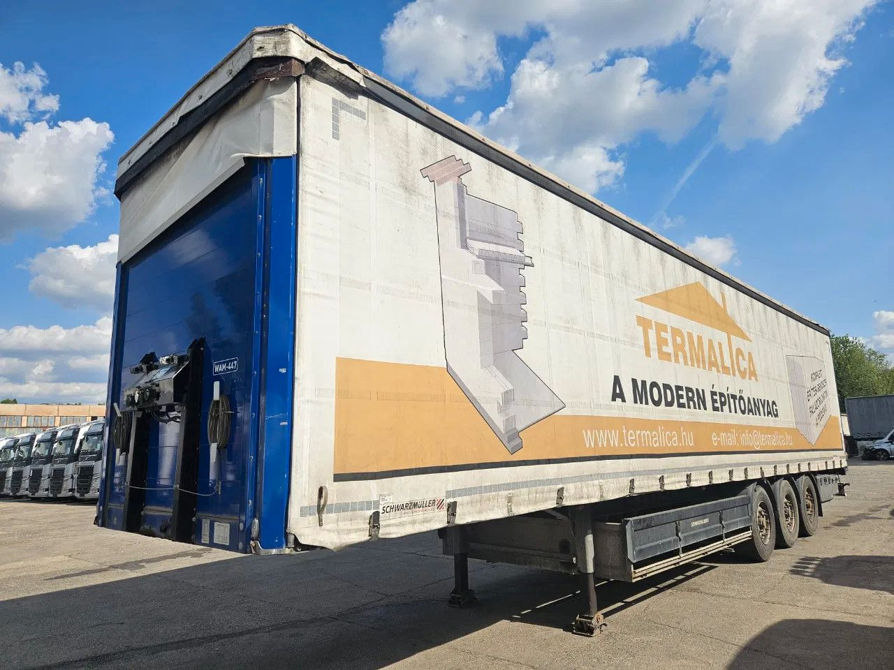 Schwarzmüller S1 J-seria, 2 units, Lifting Axle - Тентованный полуприцеп: фото 1 Schwarzmüller S1 J-seria, 2 units, Lifting Axle - Тентованный полуприцеп: фото 1