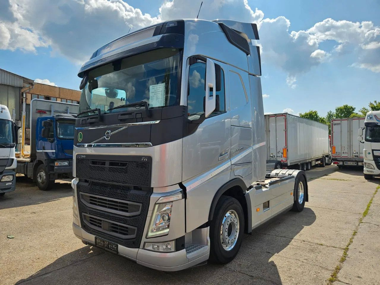Volvo FH 500 Globe-Standard-Alloy W-ACC-DAS - Тягач: фото 1 Volvo FH 500 Globe-Standard-Alloy W-ACC-DAS - Тягач: фото 1