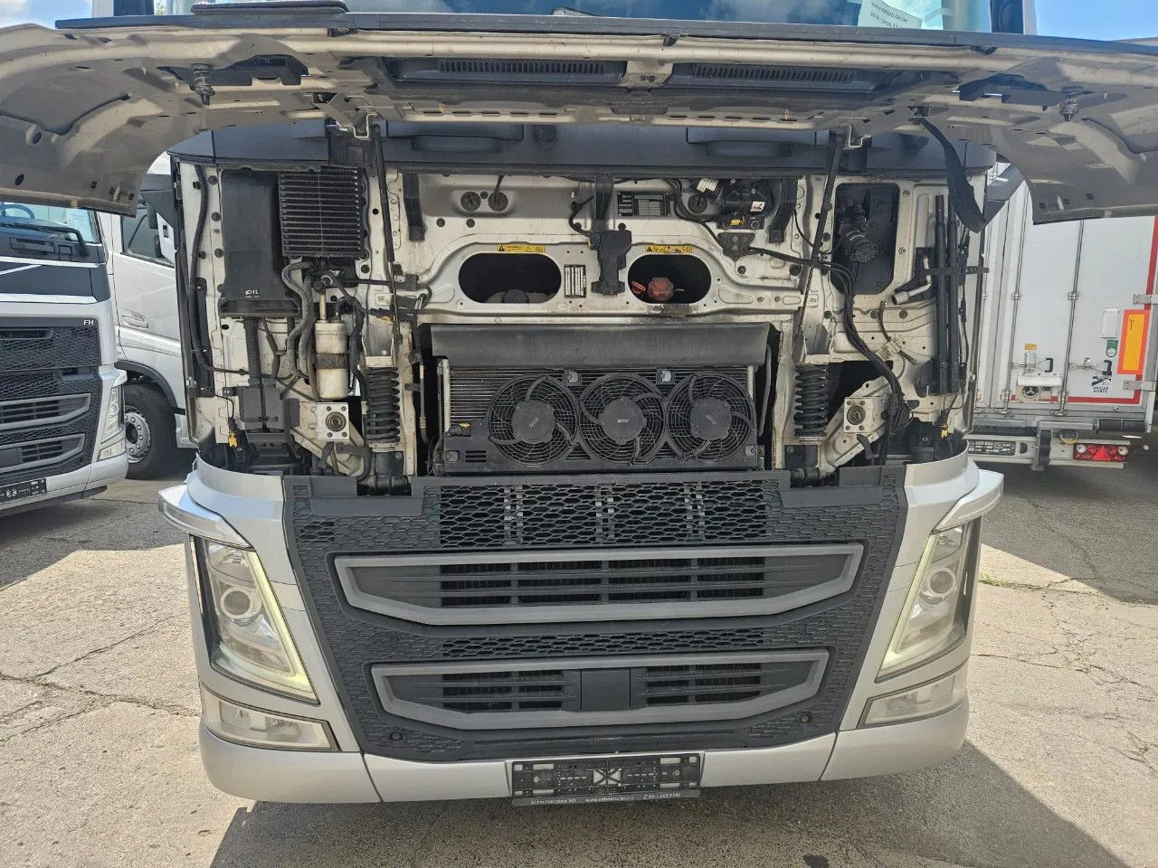 Volvo FH 500 Globe-Standard-I-Park- ACC- DAS-2 units - Тягач: фото 3 Volvo FH 500 Globe-Standard-I-Park- ACC- DAS-2 units - Тягач: фото 3